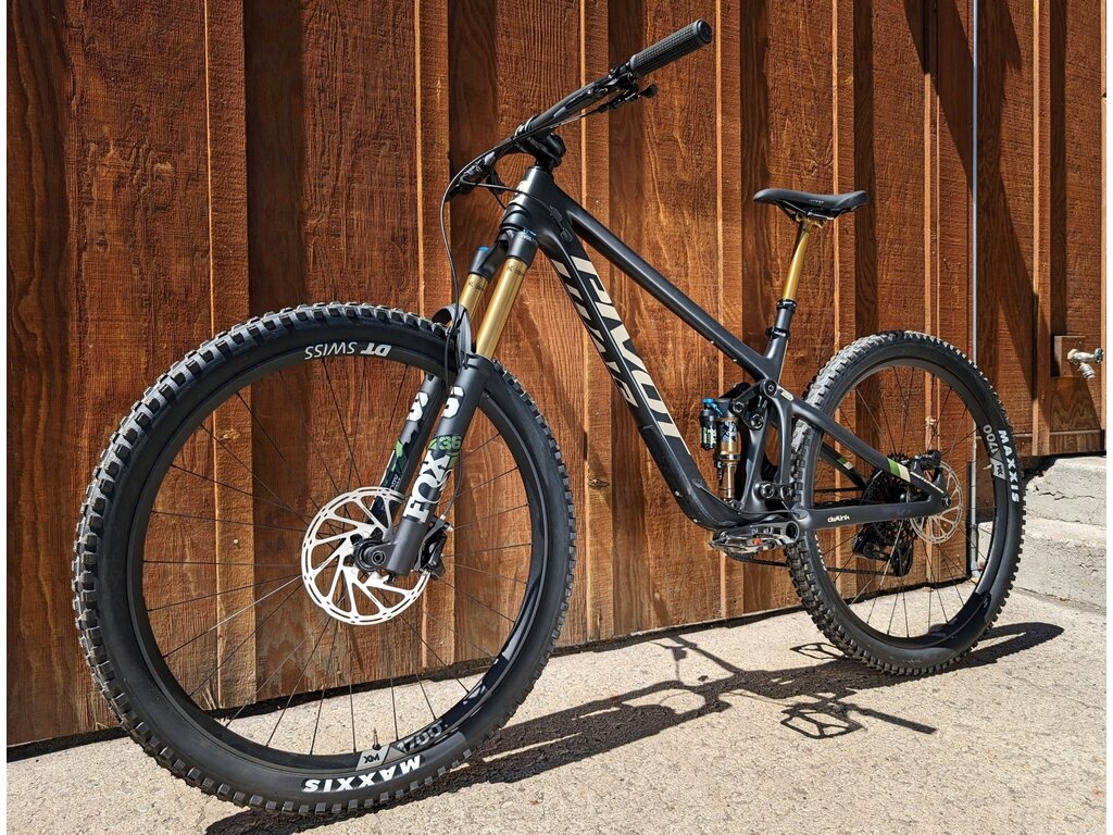 Pivot 2025 Pivot Switchblade Pro X0 AXS 29"