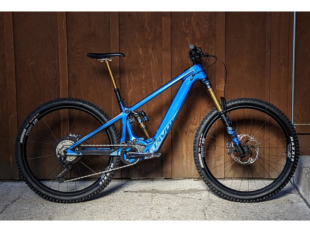 Pivot 2024 Pivot Shuttle LT Team XTR 29"