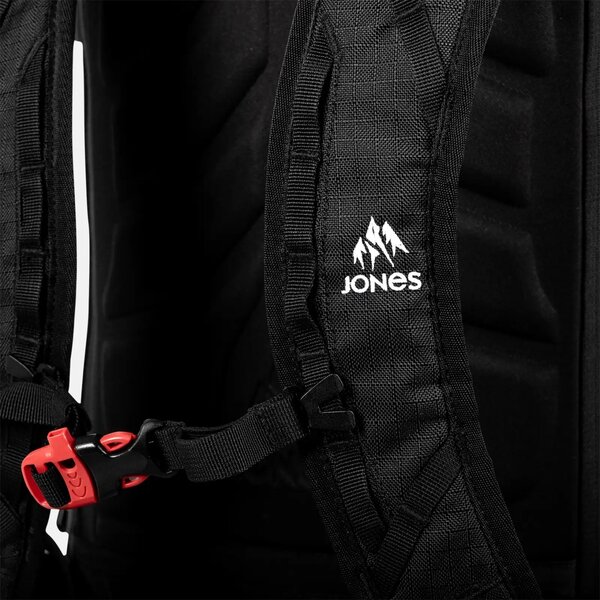 涼 Jones Higher Backpack Black 32L | The BackCountry in Truckee, CA