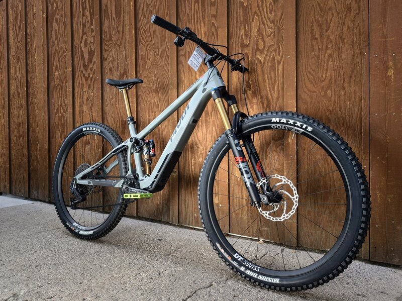 Pivot 2024 Pivot Shuttle SL Pro X0 29"