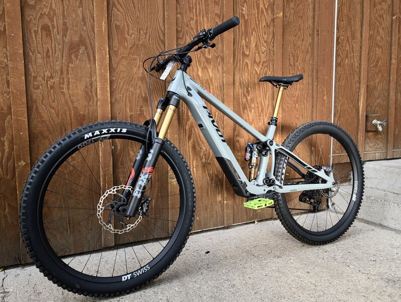 Pivot 2024 Pivot Shuttle SL Pro X0 29"