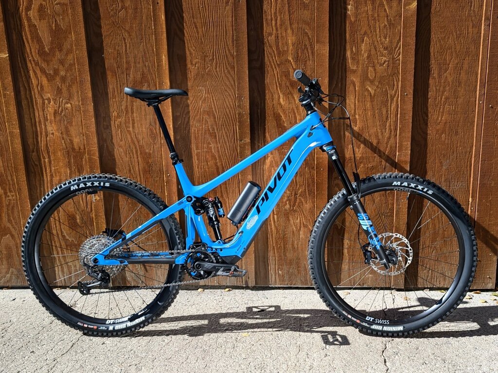 Pivot 2025 Pivot Shuttle AM Ride SLX/XT 29" W/ Range Extender