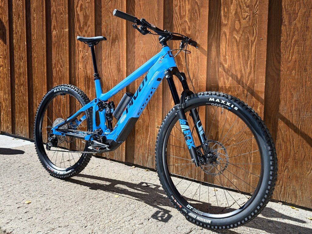Pivot 2025 Pivot Shuttle AM Ride SLX/XT 29" W/ Range Extender