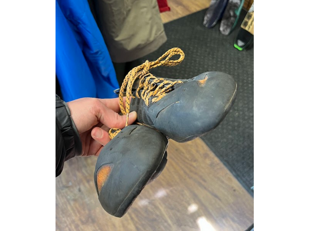 Scarpa Used - Scarpa Instinct Climbing Shoes 40.0