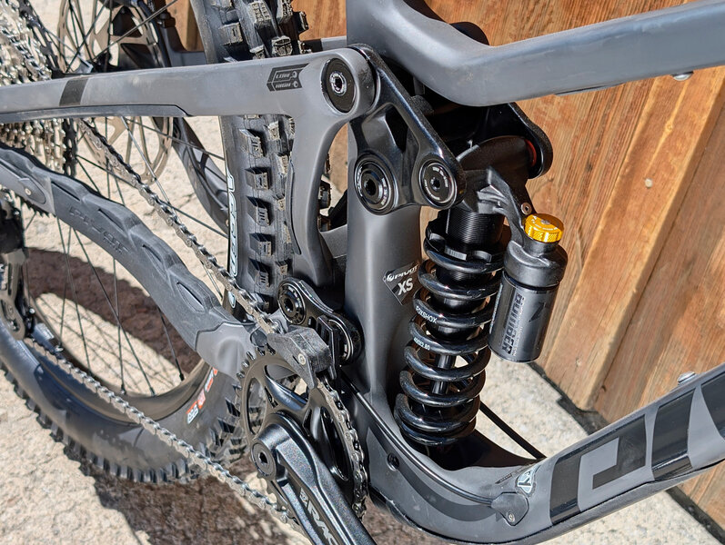 2025 Pivot Mach 6 Brunch Ride Coil MX | The BackCountry in Truckee