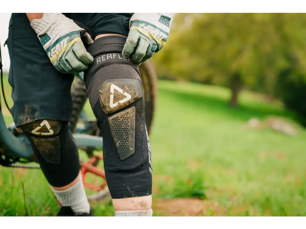 Leatt Leatt Jr Knee Guard ReaFlex Hybrid