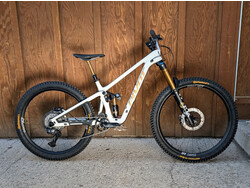 Pivot 2025 Pivot Firebird Pro XT Di2