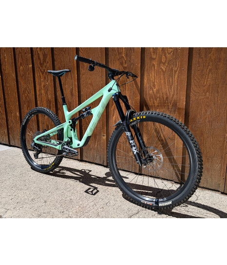 2026 Pivot Switchblade Pro X0 AXS 29