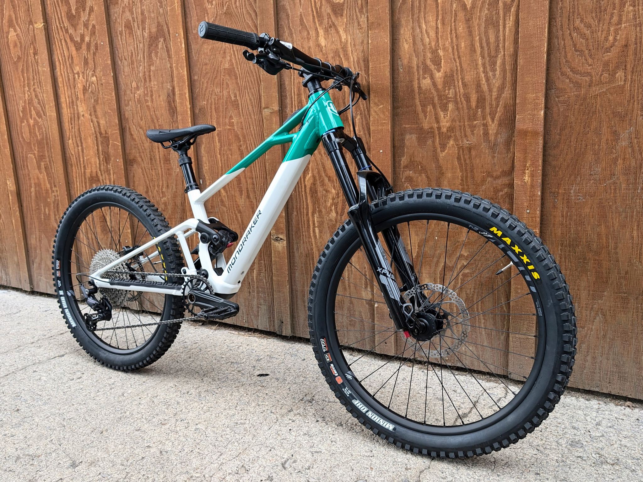 Mondraker 2026 Mondraker F-Play Kids E-Bike 24"