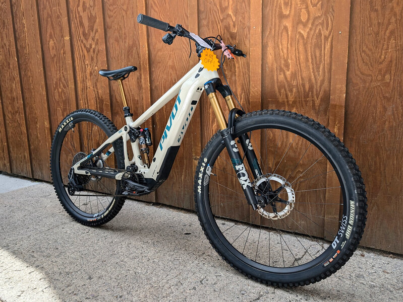 Pivot 2025 Pivot Shuttle AM Pro X0 29"