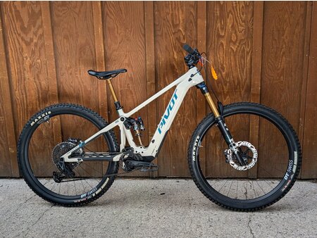 Pivot 2025 Pivot Shuttle AM Pro X0 29"