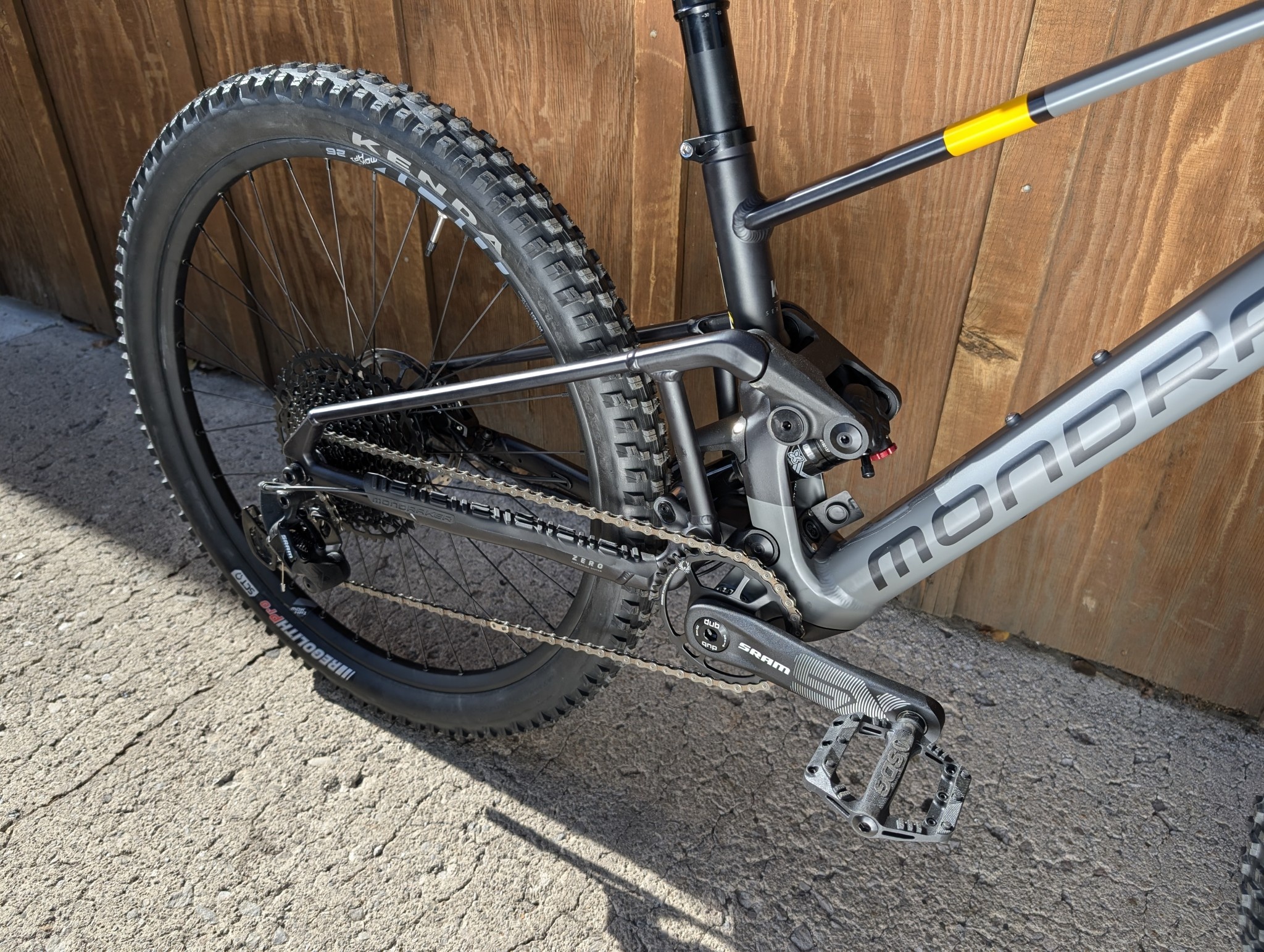 Mondraker 2025 Mondraker F-Play Kids E-Bike 26"