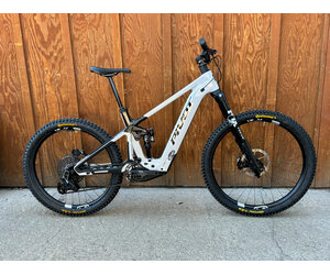 pivot-2026-pivot-shuttle-lt-