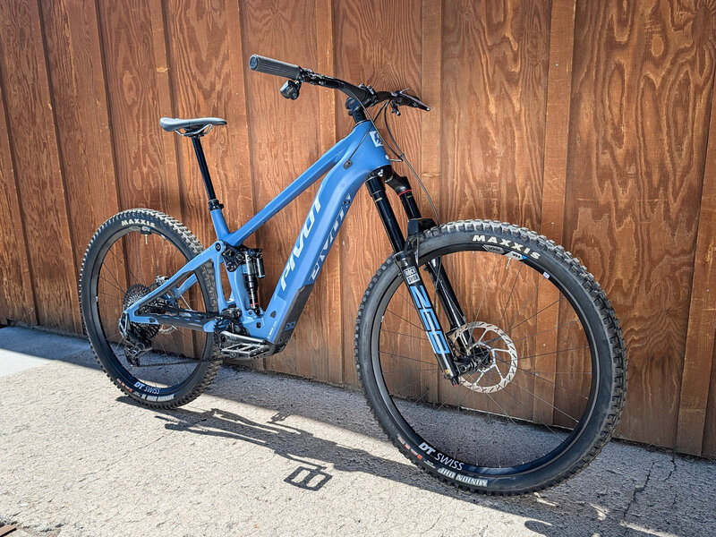 2026 Pivot Shuttle AM Pro X0 29