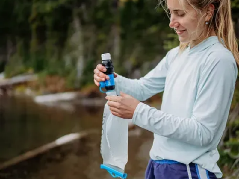 Sawyer Sawyer Squeeze Water Filtration System w/ Cnoc Premium 2L Bladder