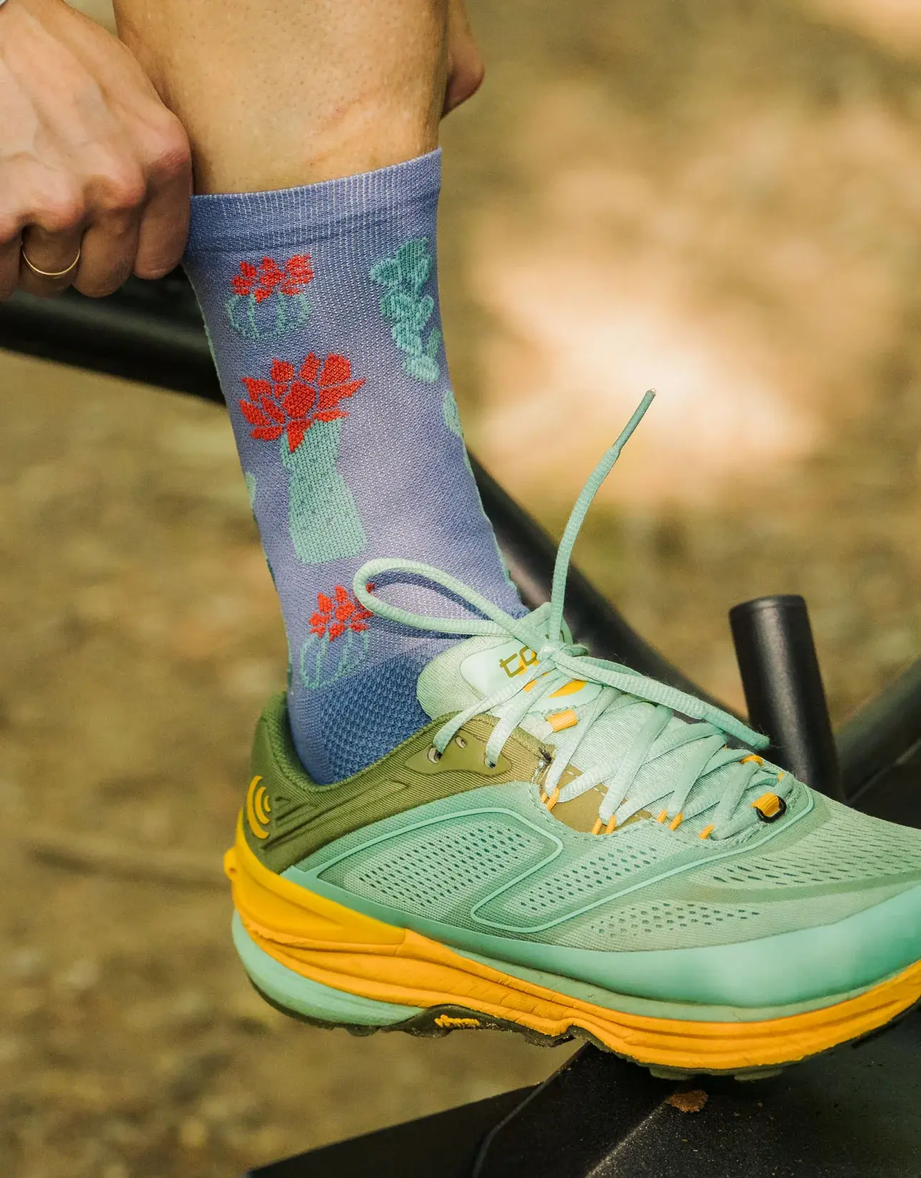 Shredly Shredly W's Explorer Crew Sock 6"