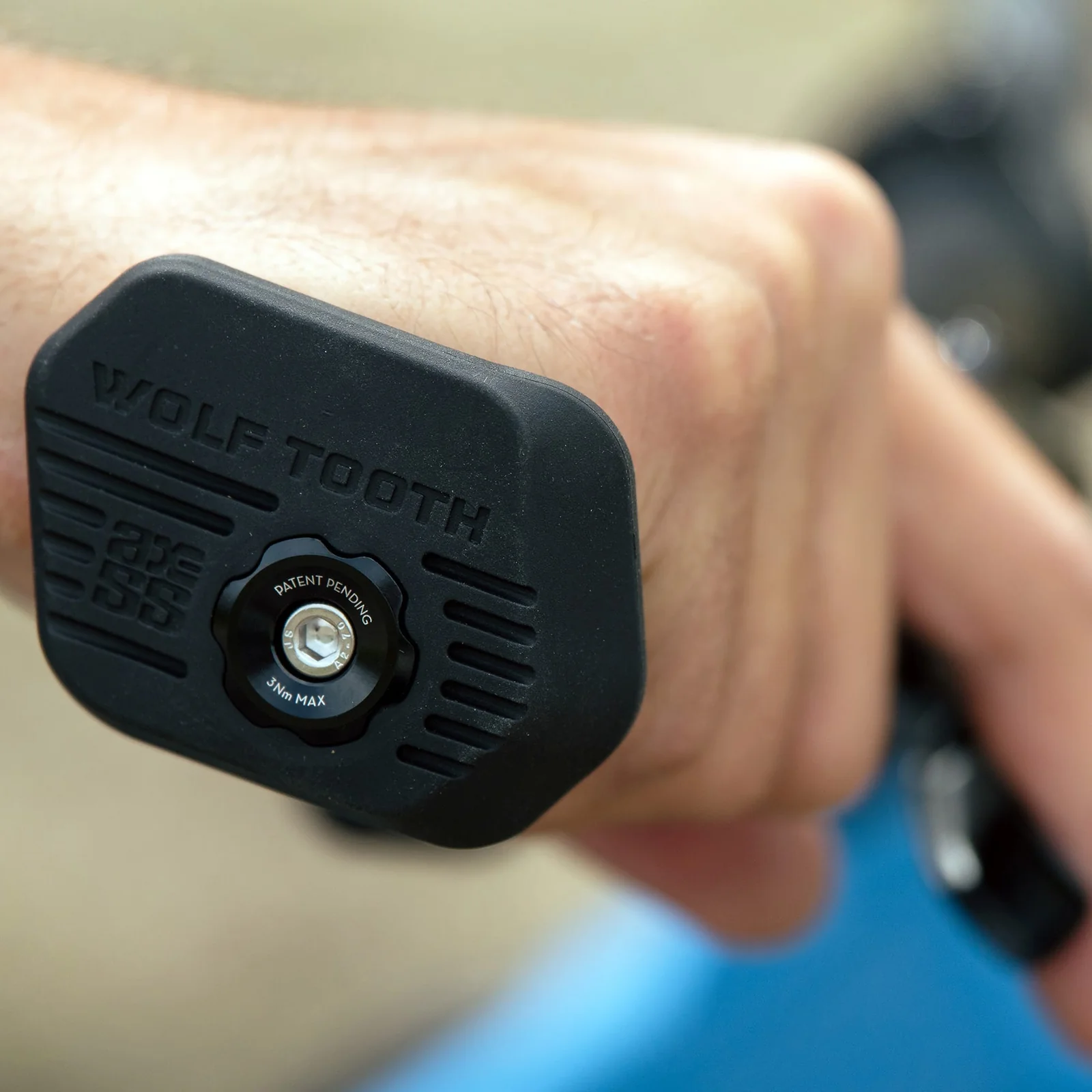 Wolf Tooth Components Wolf Tooth Locked-In Bar Ends Black