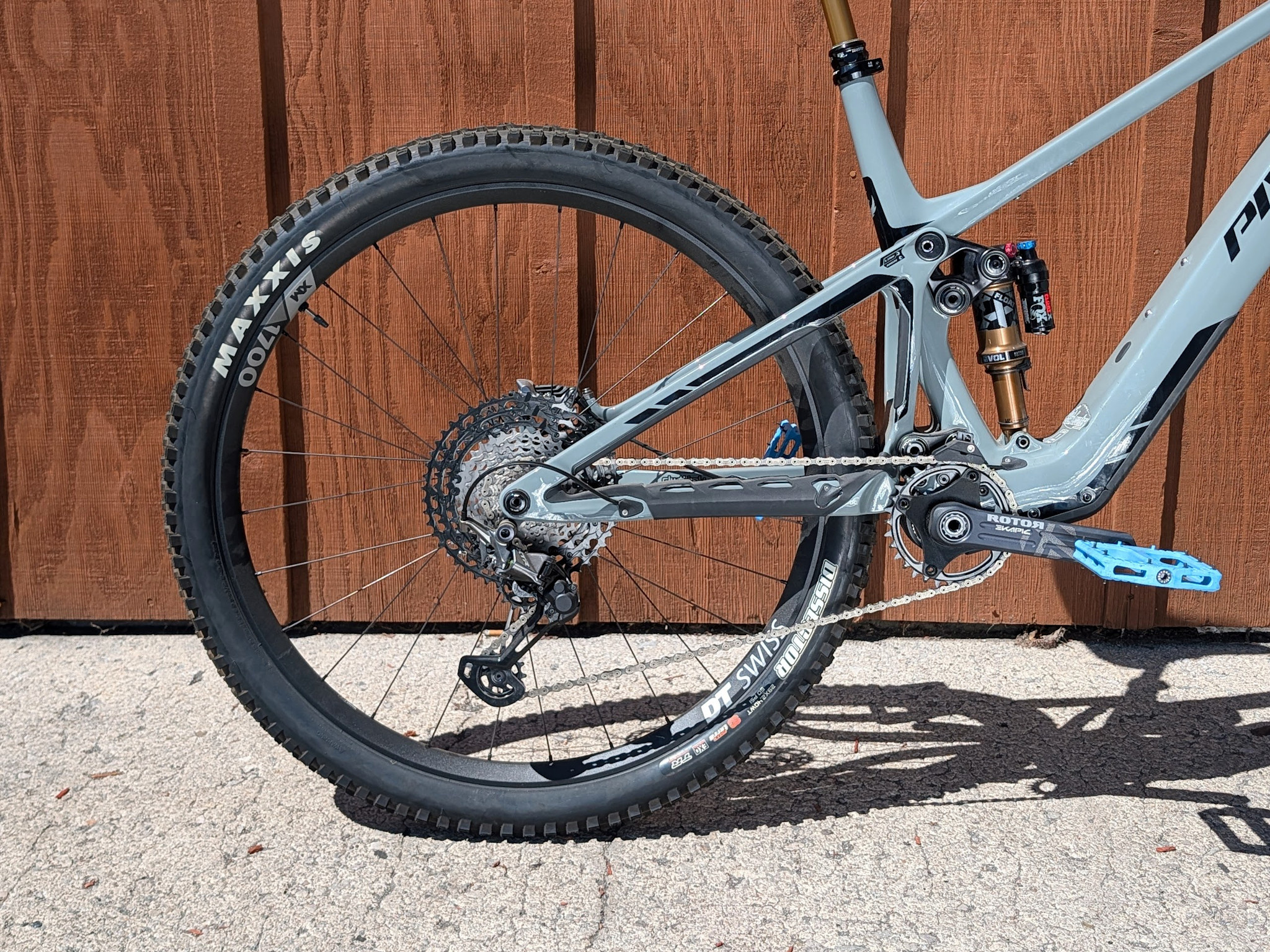 Pivot 2025 Pivot Shuttle SL Team XTR Custom 29" Sage Green X-Large