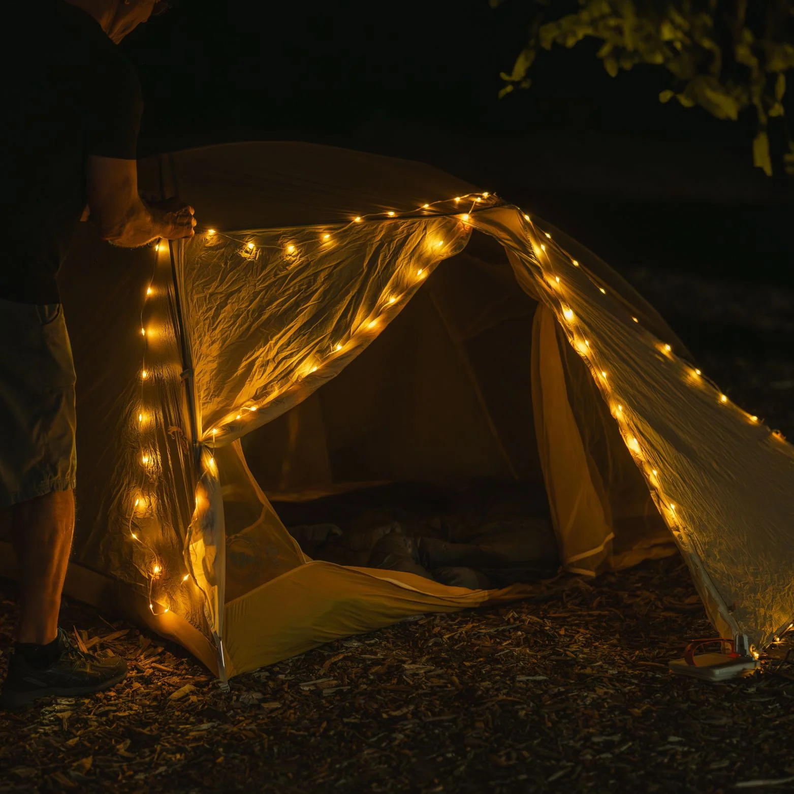 LuminAid LuminAid Solar String Light w Phone Charger