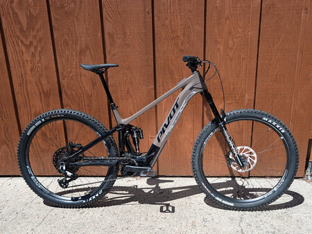 Pivot 2027 Pivot Shuttle AM Ride 70/90 29"