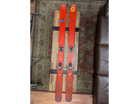 Armada USED Armada Locator 104 178cm ATK Bindings no skins