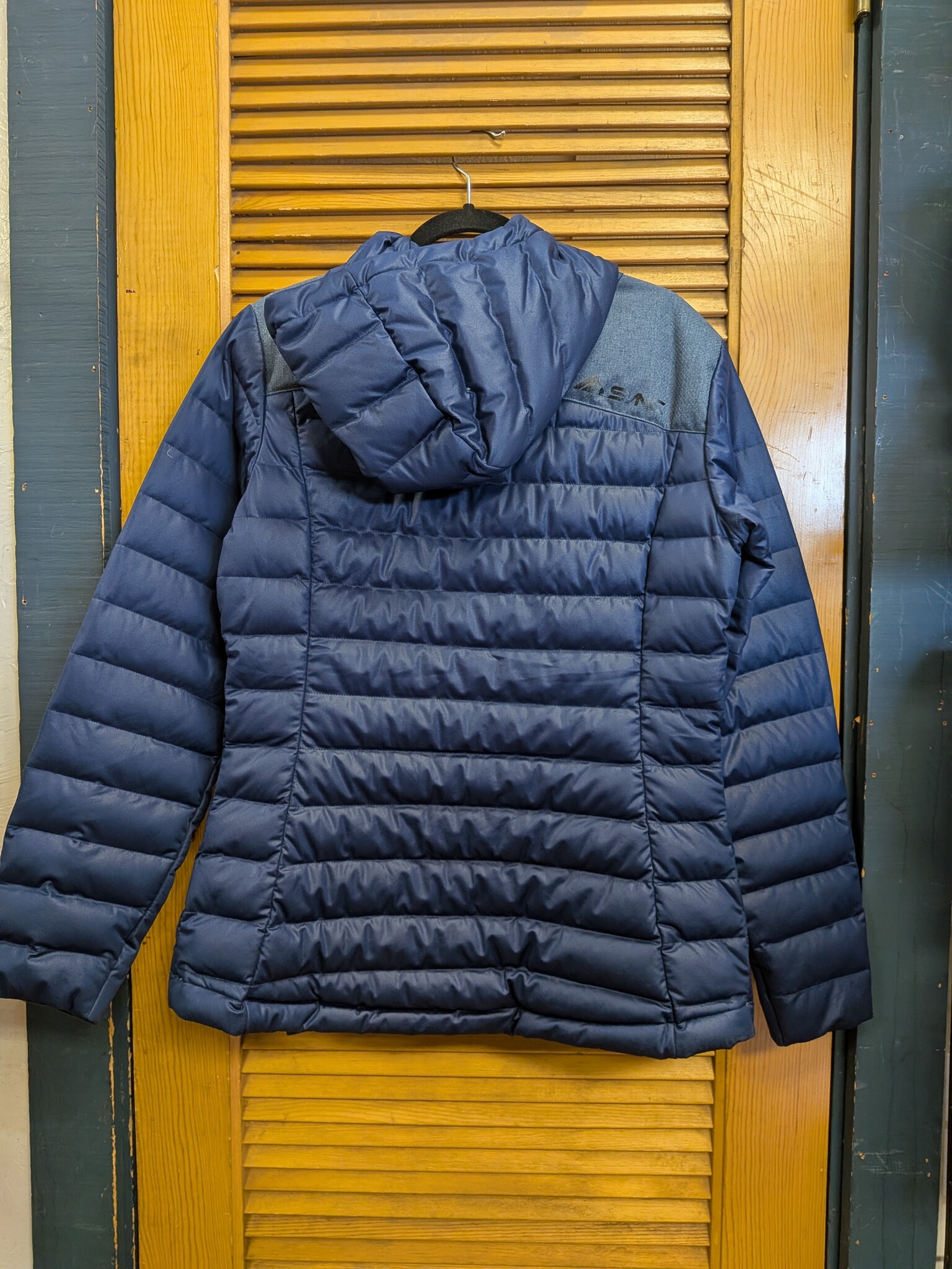 Sync Consignment Sync Stretch Puffy Blue Large