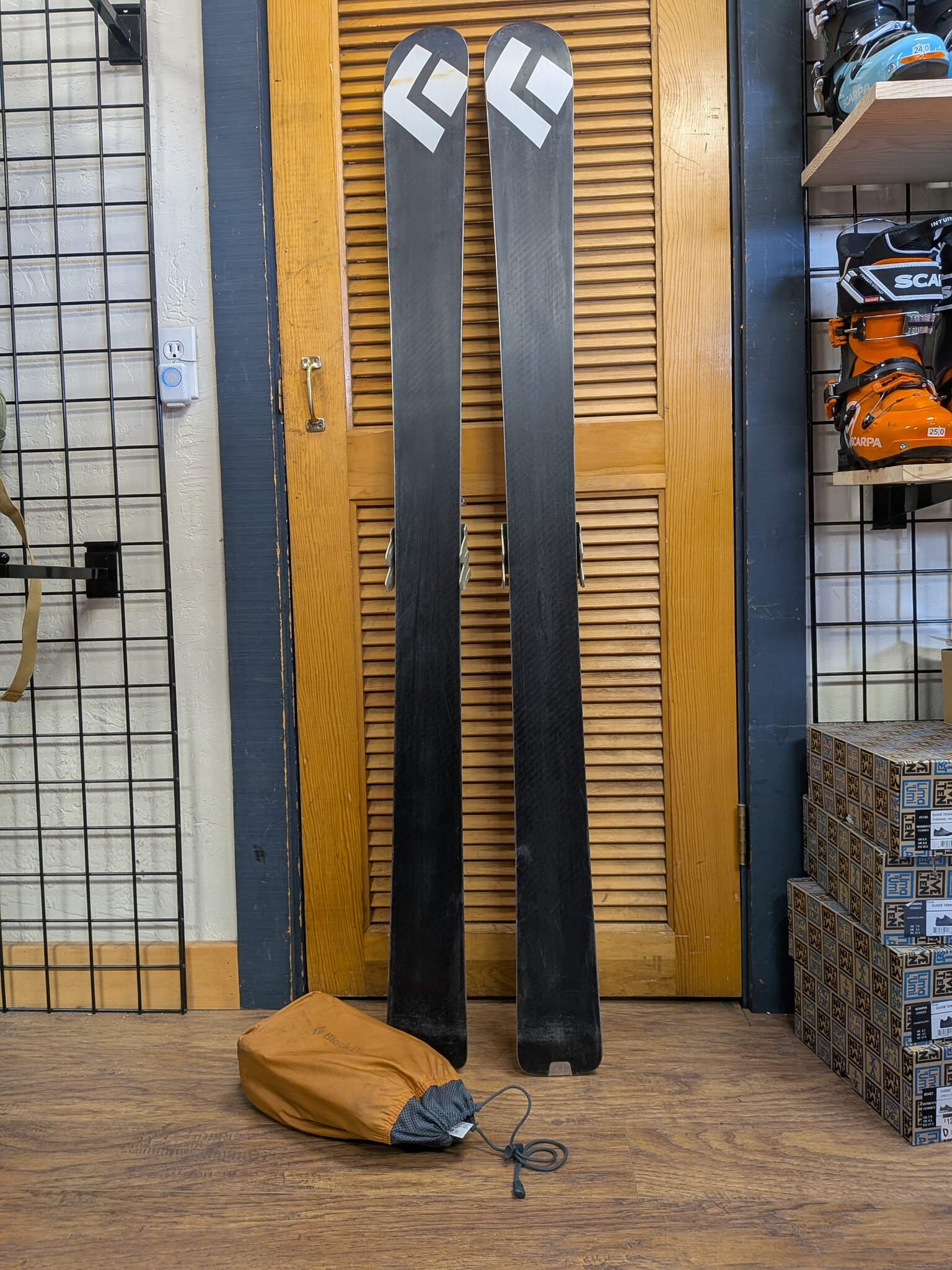 Used - Black Diamond Starlet 156cm AT Skis Dynafit Bindings Skins and Crampons