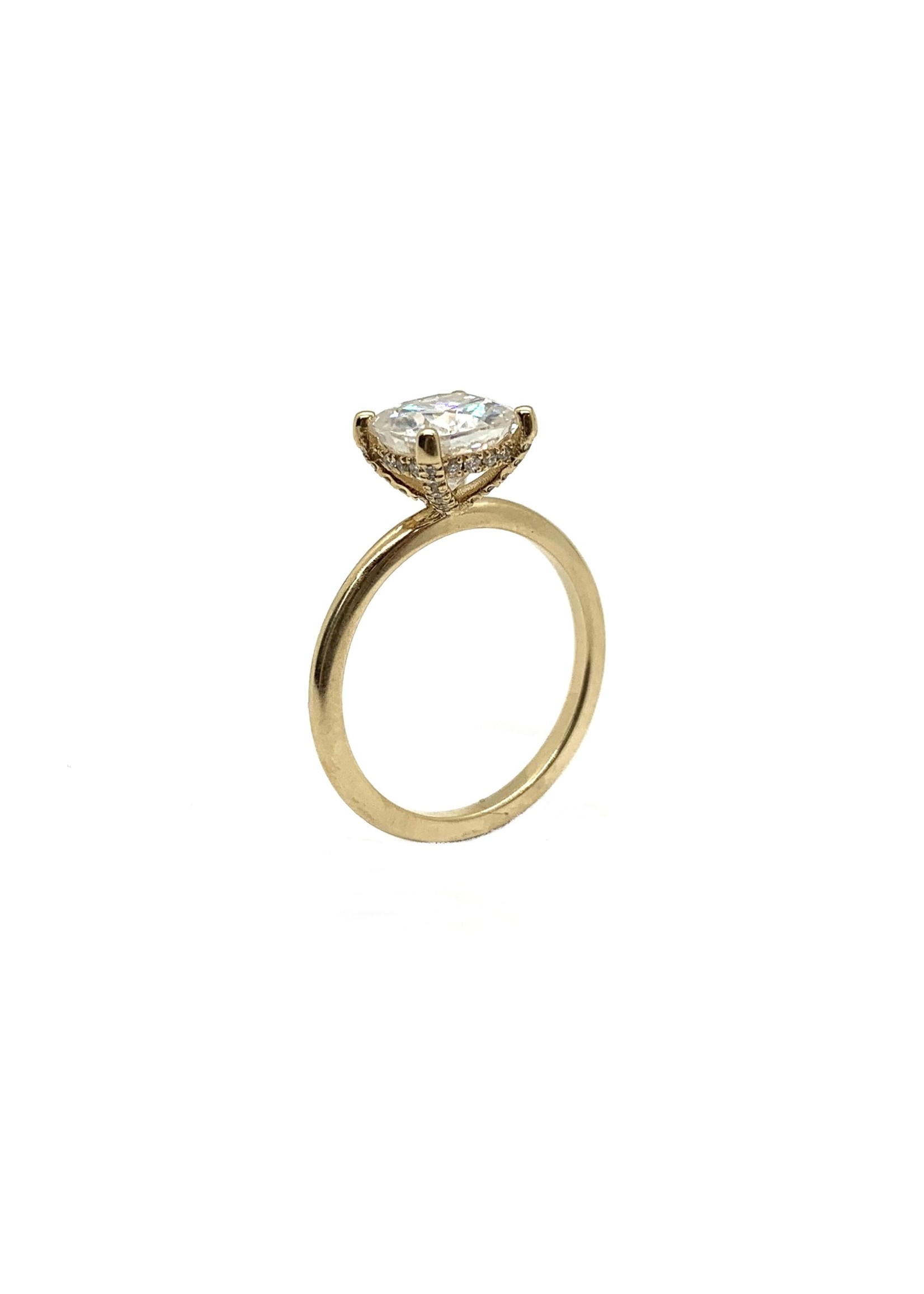 PARÉ Bague solitaire «de rêve» avec Moissanite cushion et diamants Or 14K