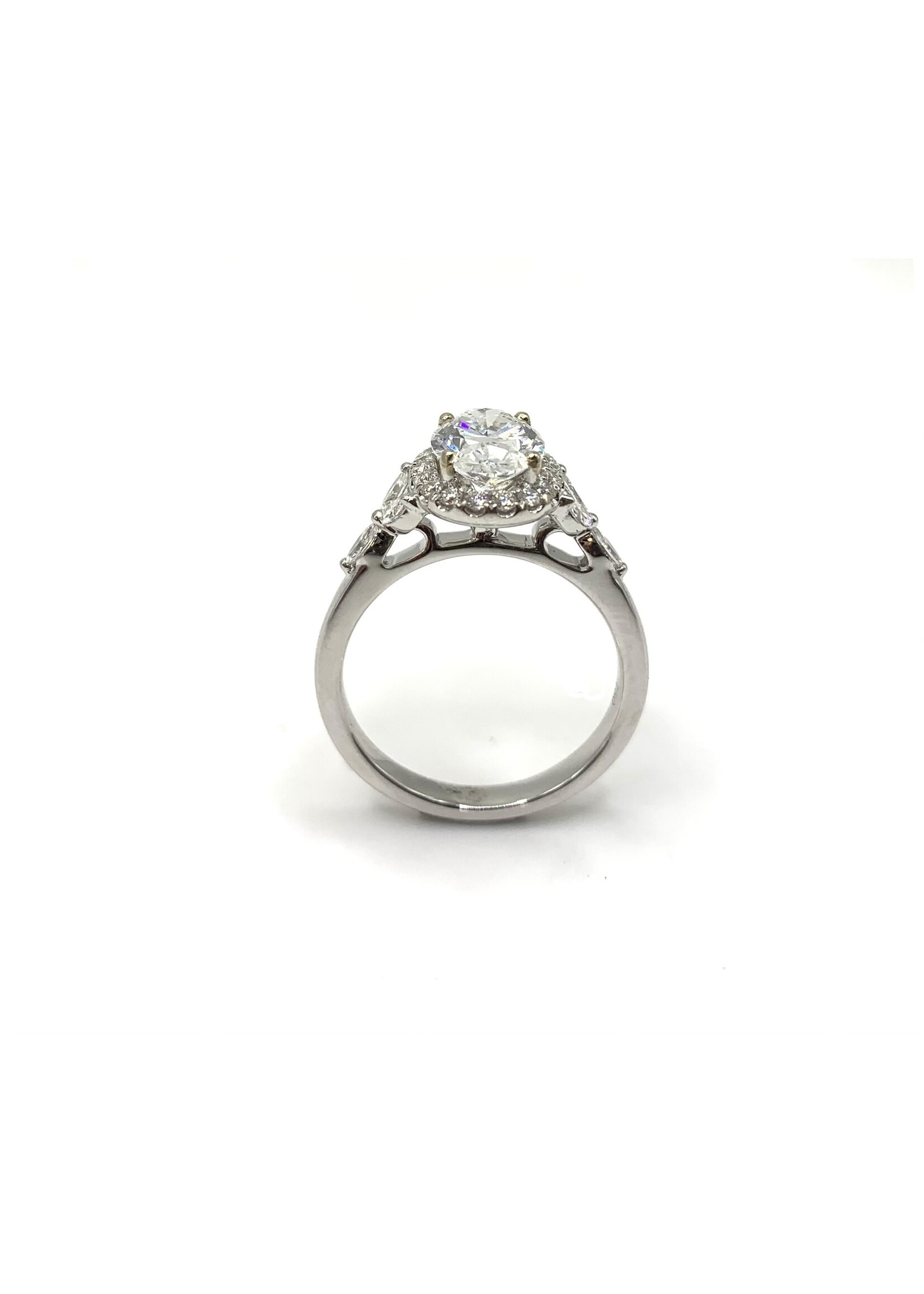 Bague solitaire ovale avec halo diamants Or blanc 18K