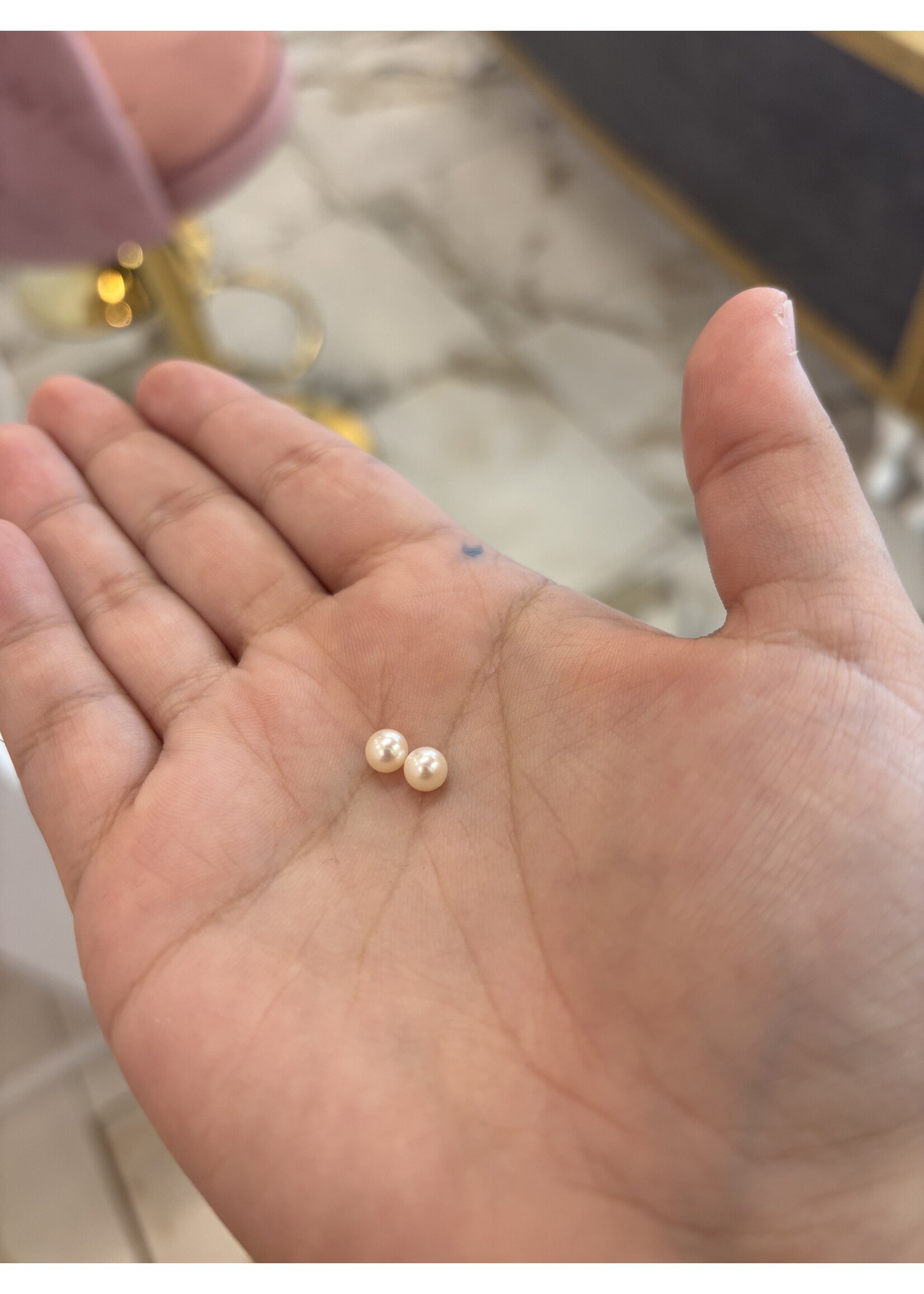 Boucles d'oreilles perles eau douce 5.5mm en Or jaune 10K - Commande spéciale