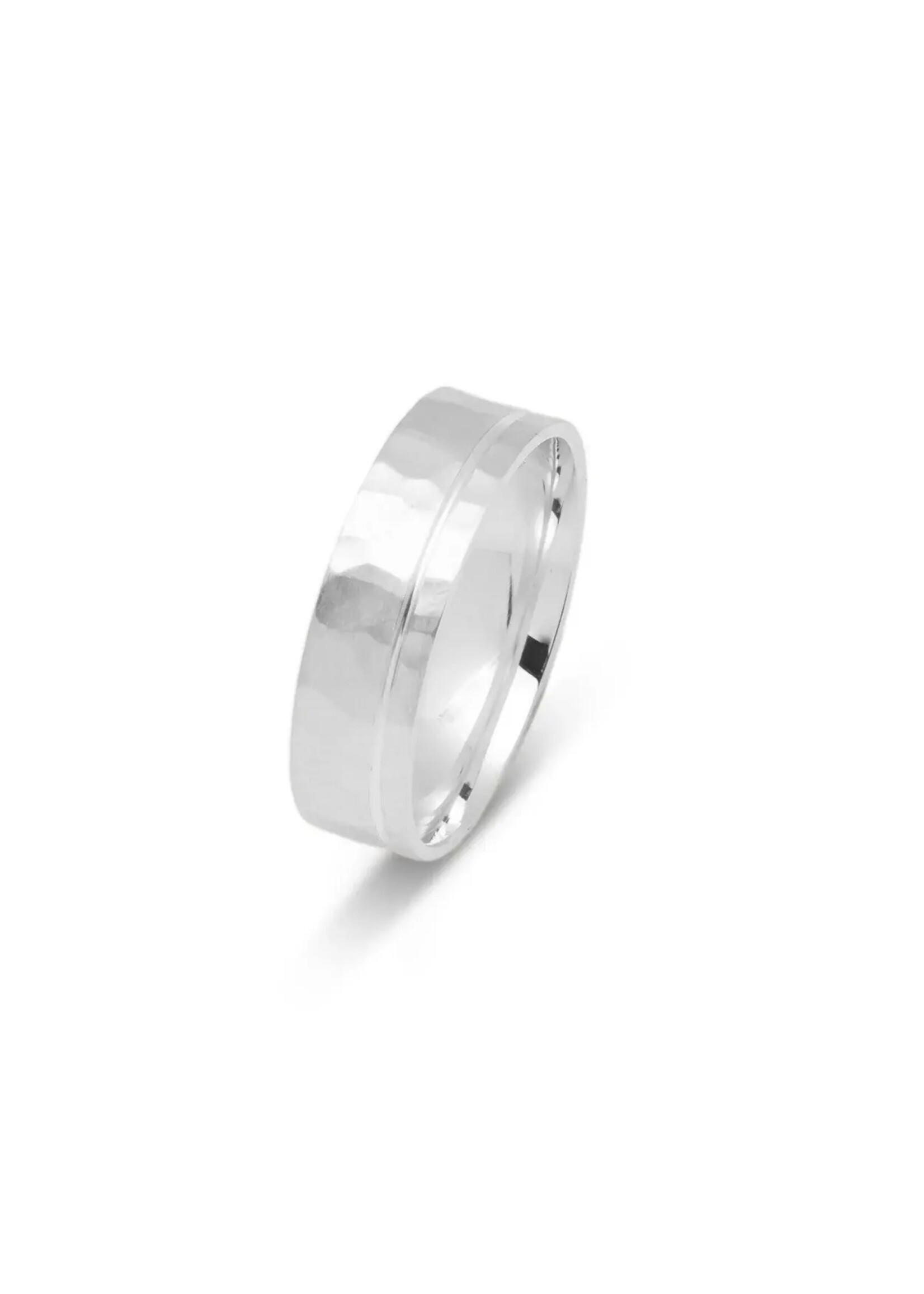 LokÜs Jonc homme martelé avec ligne en Or blanc 10K