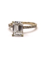 PARÉ Bague solitaire avec diamant «Emerald cut» de 3,5 carat en Or 14K