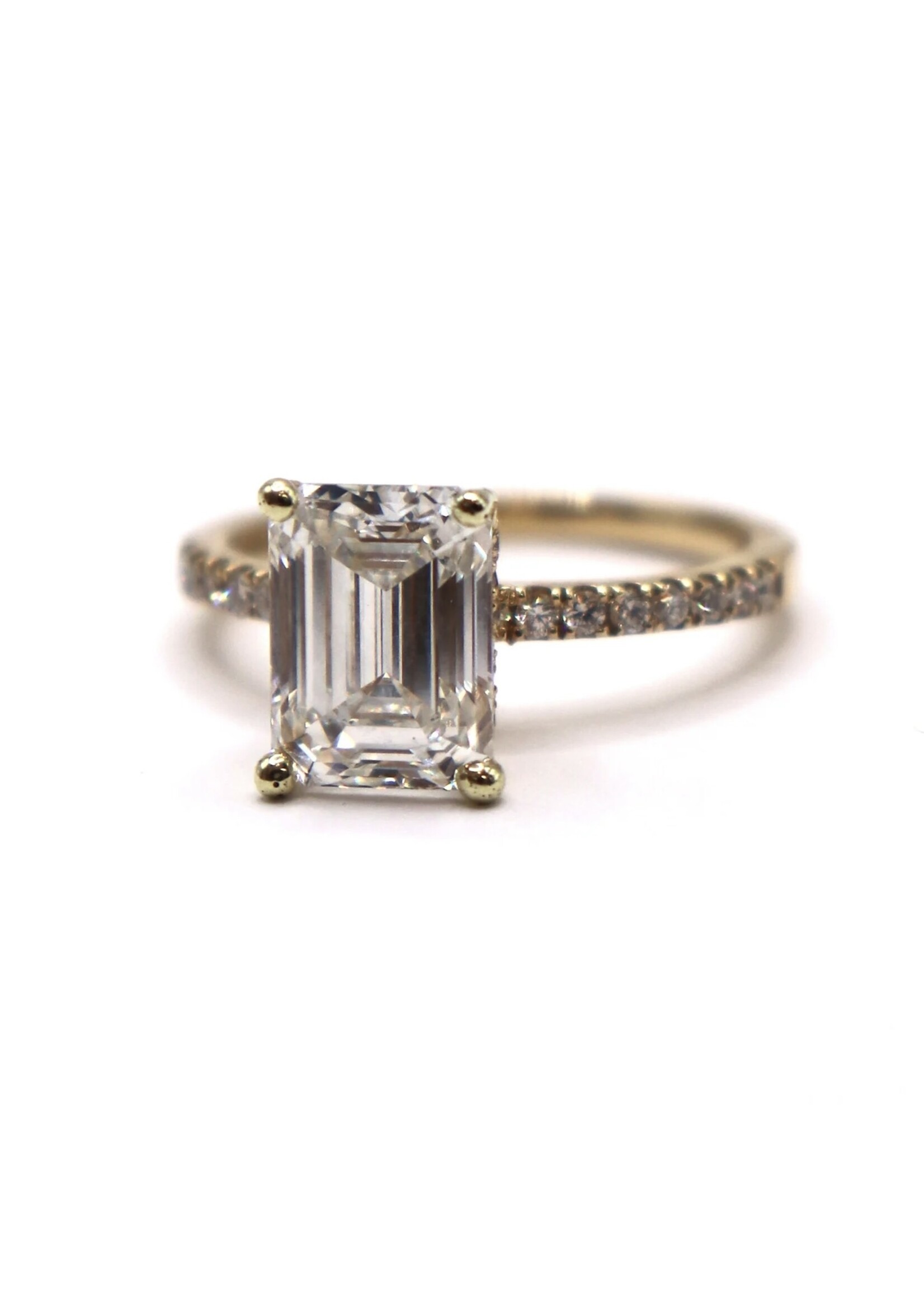 PARÉ Bague solitaire avec diamant «Emerald cut» de 3,5 carat en Or 14K