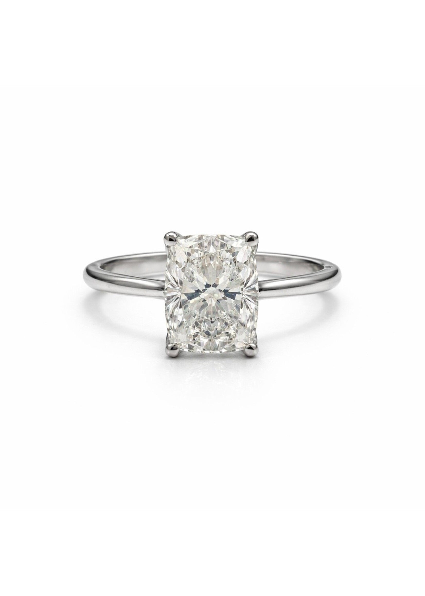Bague solitaire avec diamant cushion de 2 carat et sertissage tulipe en Or blanc 14K