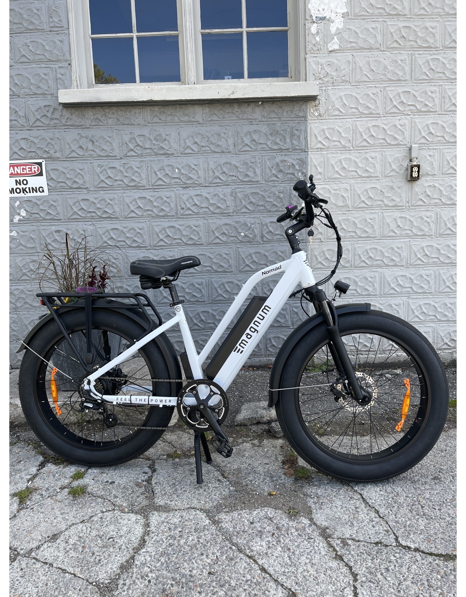 Magnum MAGNUM NOMAD
