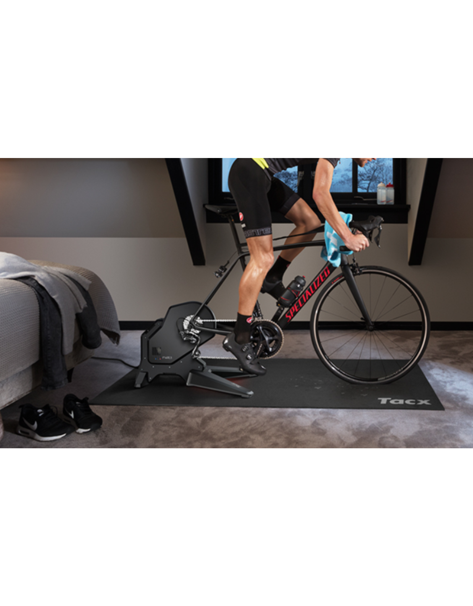 正規 Tacx Flux Smart ダイレクトドライブスマートトレーナー T2900