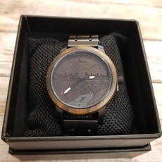 Inua Montre en bois - Le Grizzly (Catch of the day)