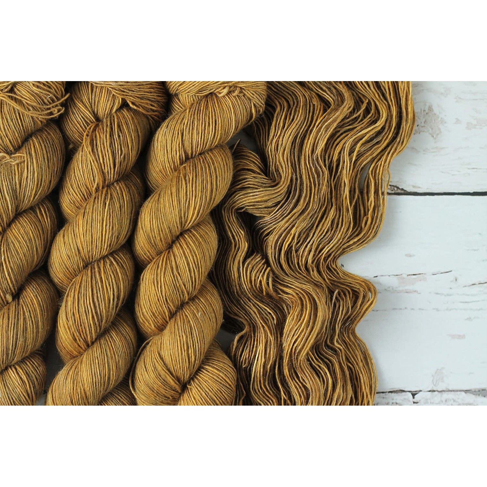 Julie Asselin Julie Asselin - Leizu DK -  Ale