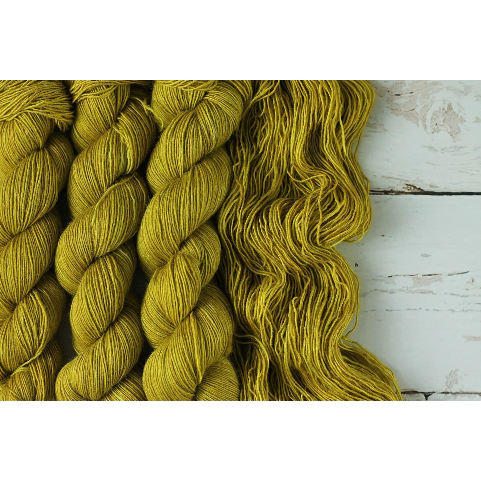 Julie Asselin Julie Asselin - Leizu DK -  Olea