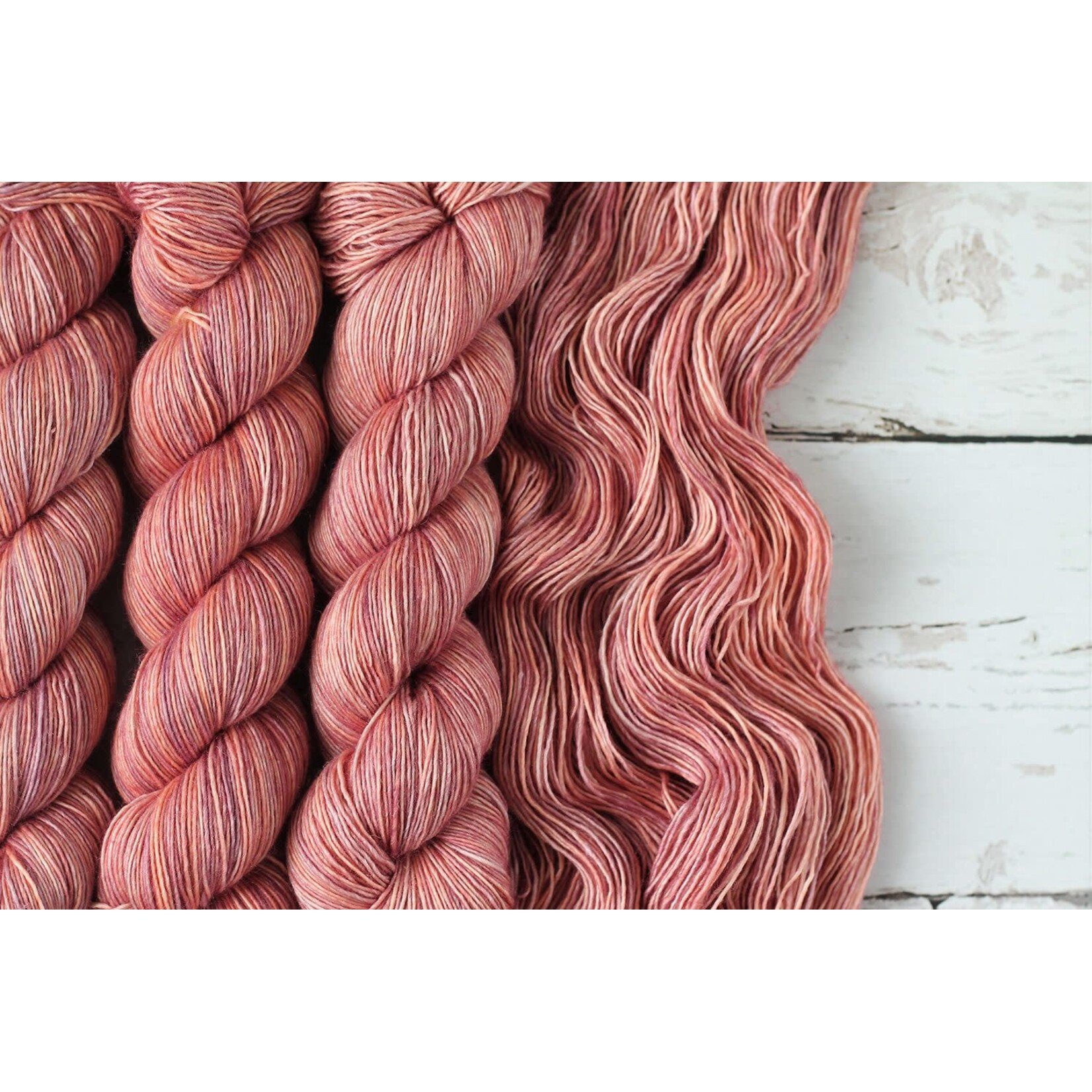Julie Asselin Julie Asselin  Leizu DK - Rose Gold