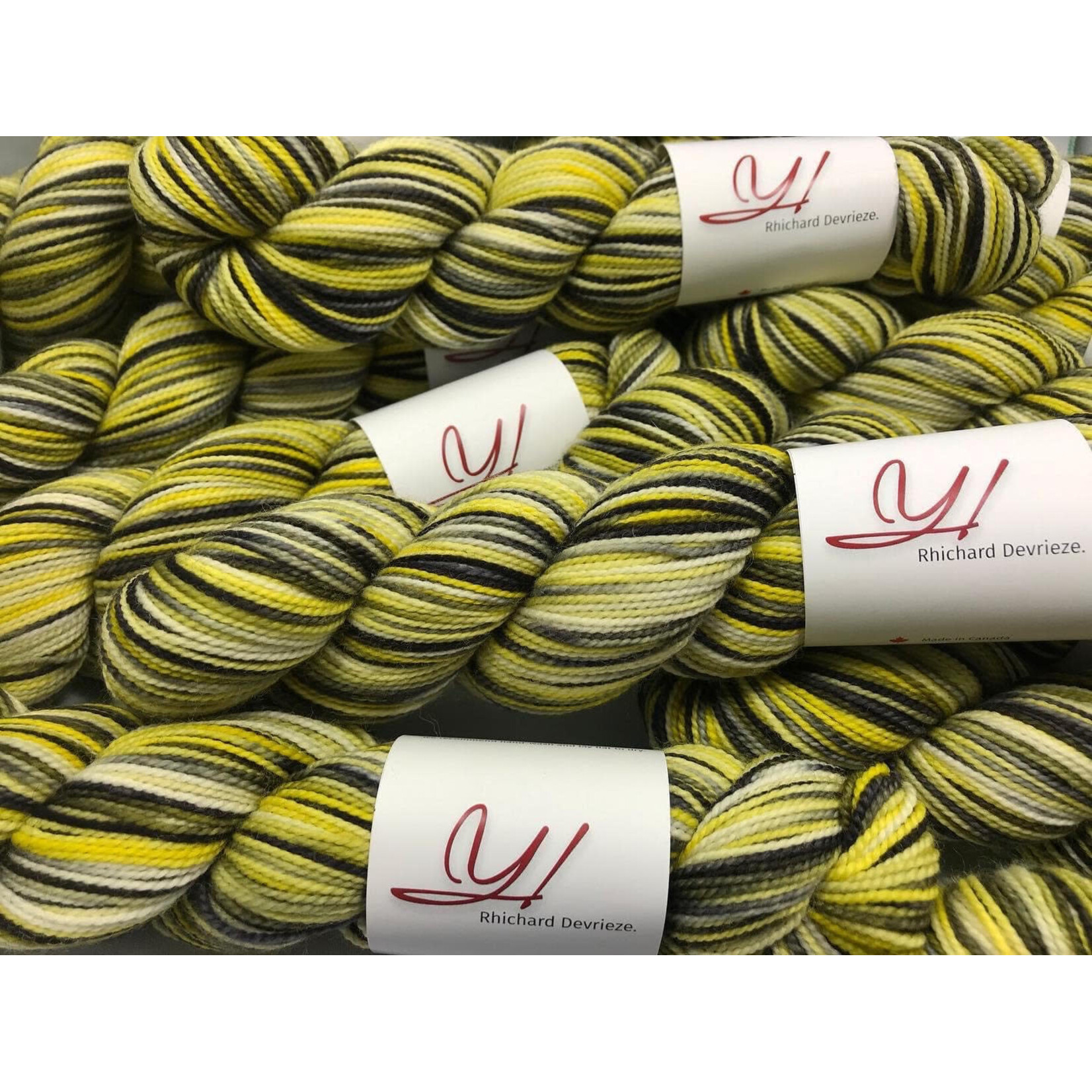 The Yarns of Rhichard Devrieze RD Thede - Let it Bee