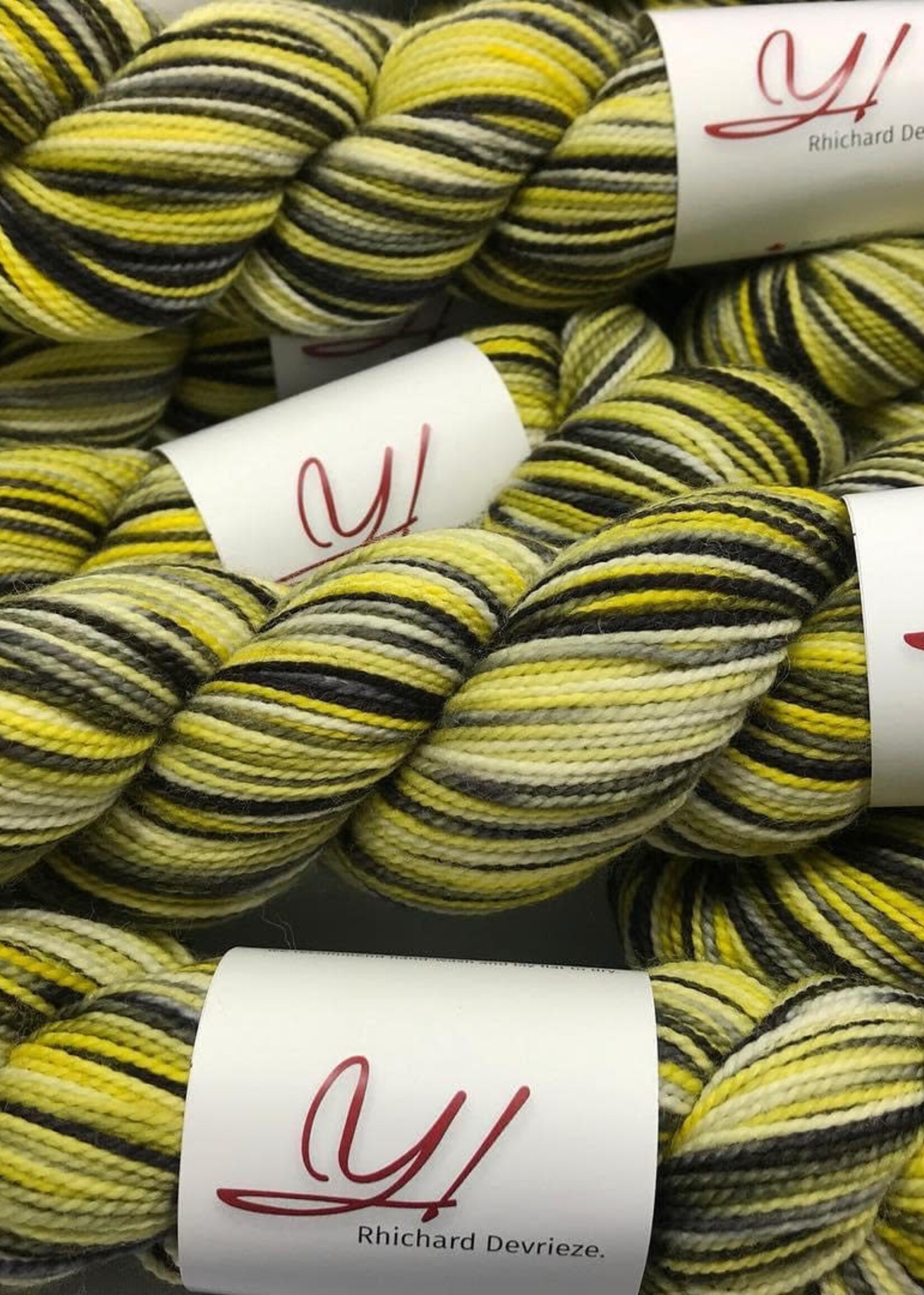 The Yarns of Rhichard Devrieze RD Thede - Let it Bee