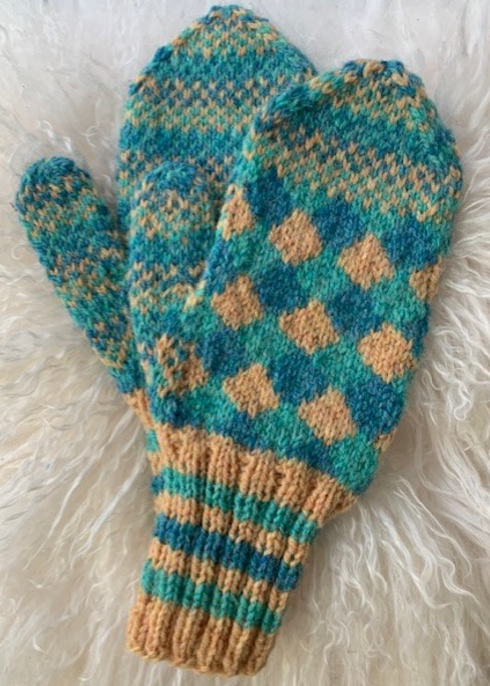 Briggs and Little Little Bay Islands Mittens Kit with Pattern
