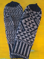 Women’s Mittens by Cathy #28