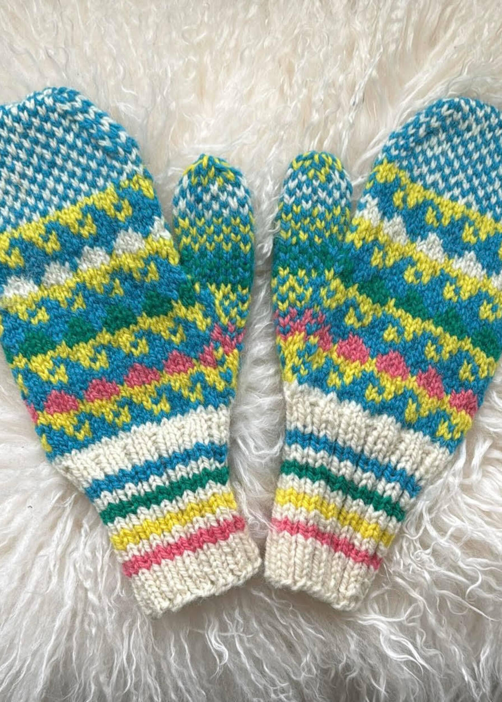 Briggs and Little COCO's Mittens Pattern KIT by Carolynn Sheu