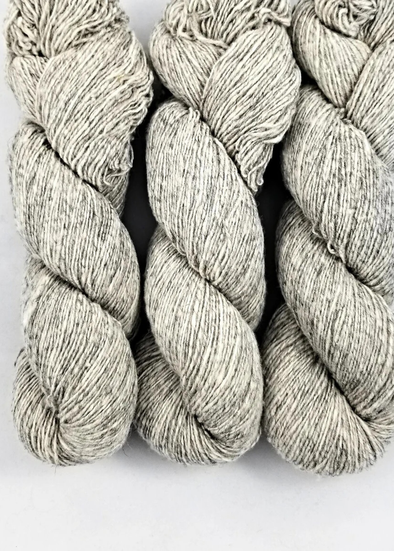 Custom Woolen Mills ltd Custom Woolen Mills - Mule Spinner 1-Ply Yarn - Natural Light Grey #02