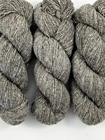 Custom Woolen Mills ltd Custom Woolen Mills - Mule Spinner 1-Ply Yarn - Medium Grey #03