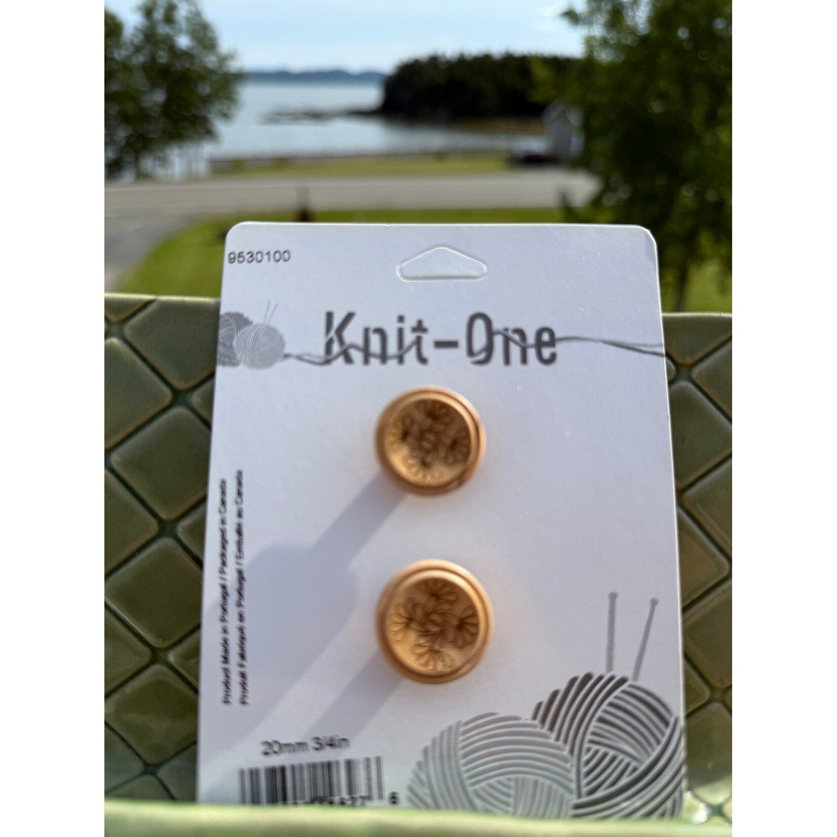 Knit One - 20mm 3/4” Shank Button - Floral Print -Natural Wood (2 per pack)