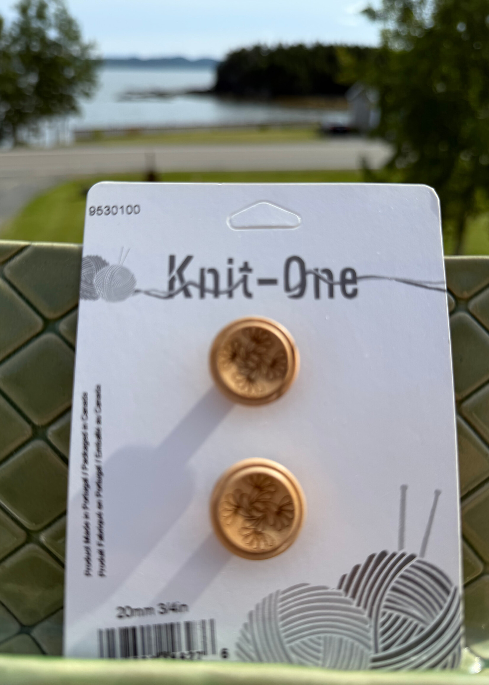 Knit One - 20mm 3/4” Shank Button - Natural Wood (2 per pack)