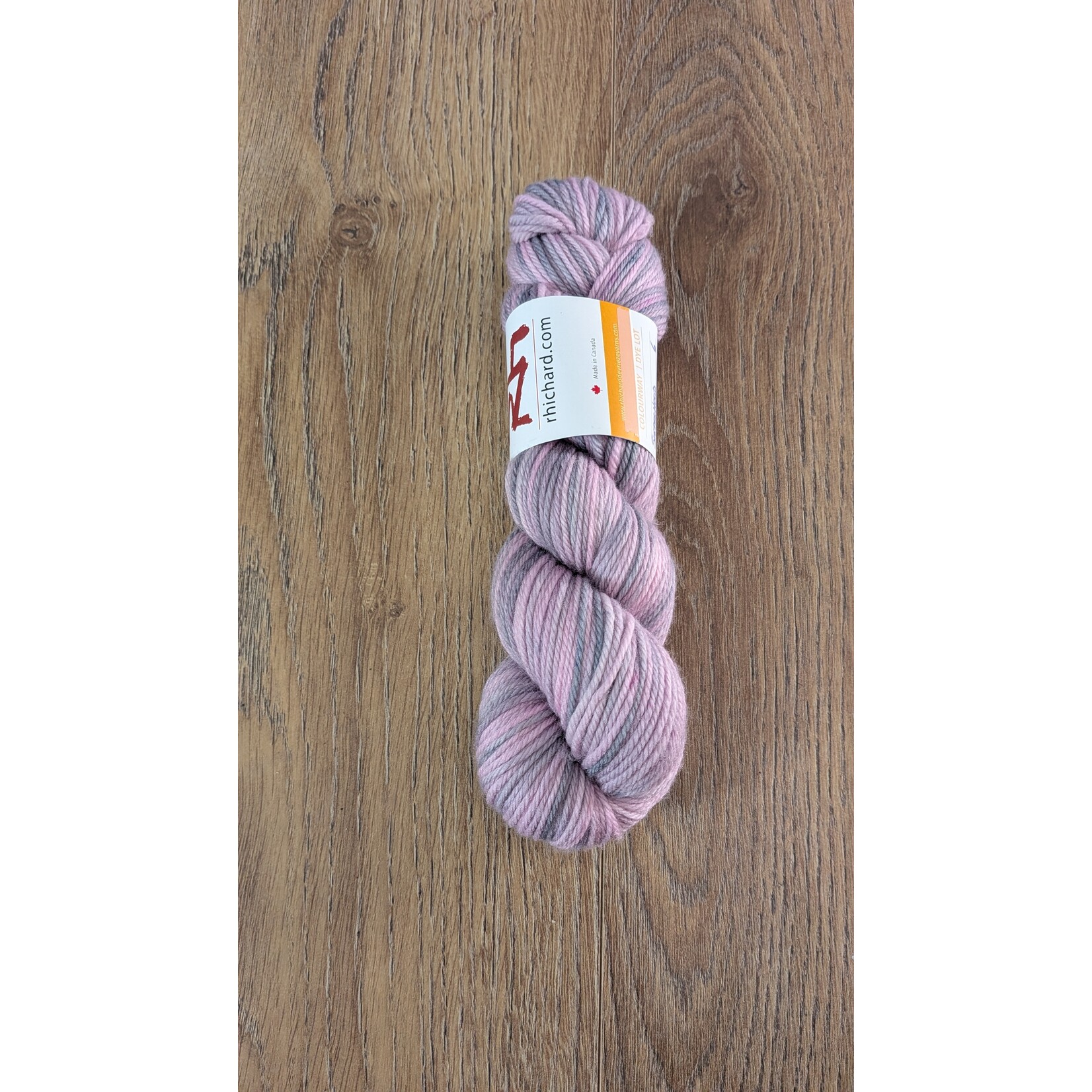 The Yarns of Rhichard Devrieze The Yarns of Rhichard Devrieze - Fynn - Sisterhood